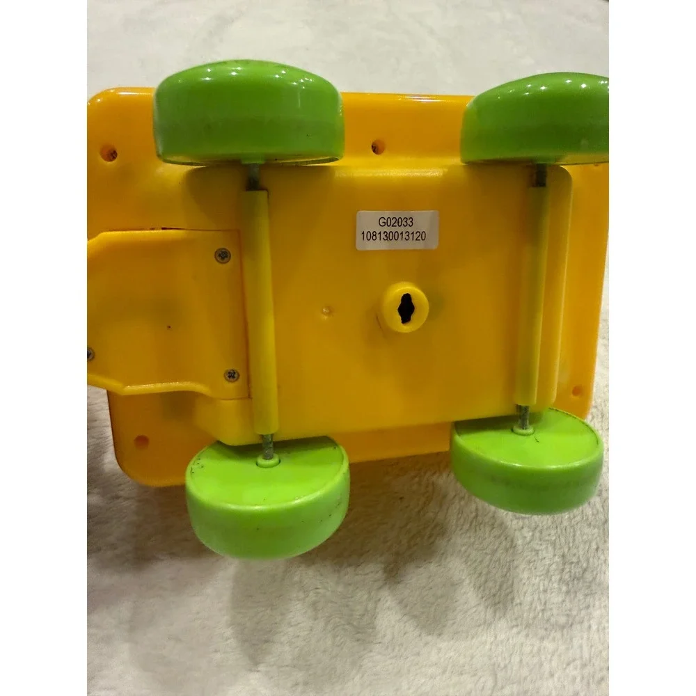 Kidoozie Funtime Tractor Toy with Detachable Trailer‎ Farmer Pig and Cow Figures
